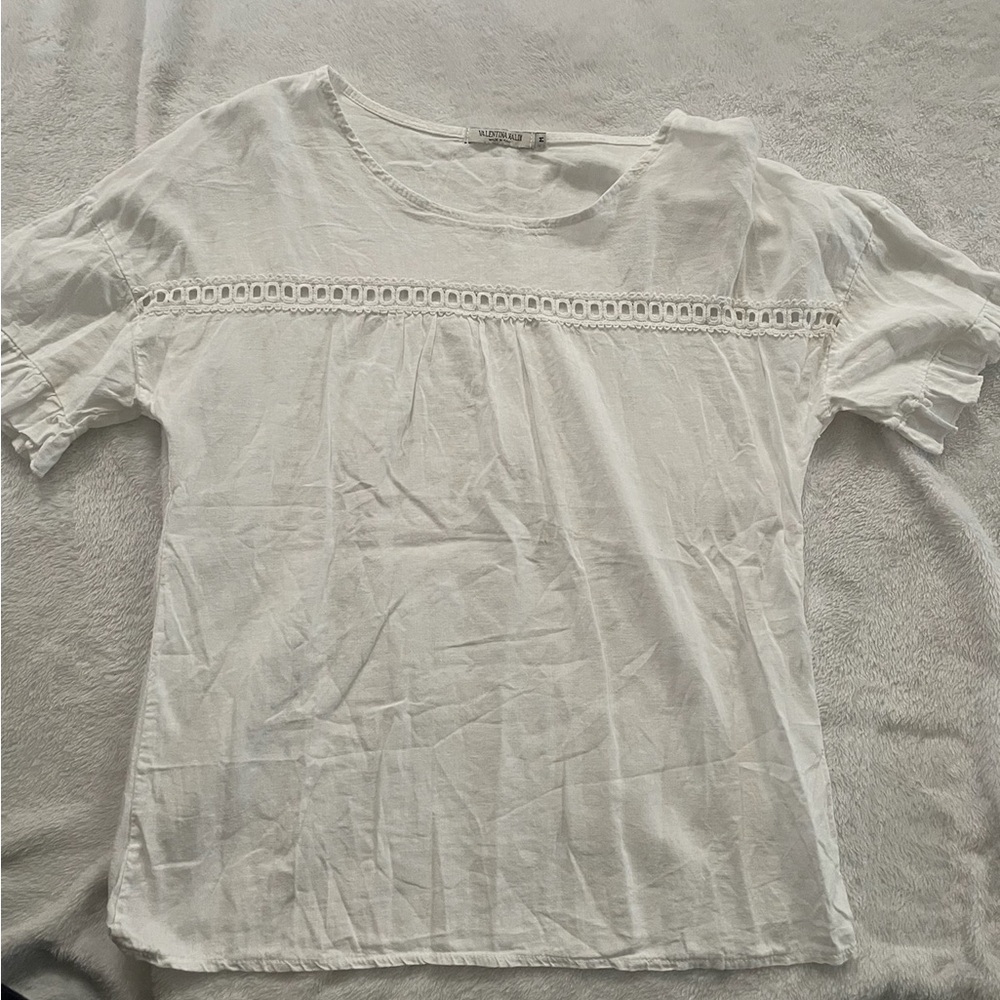 Chic White Women's Blouse with Lace Detail